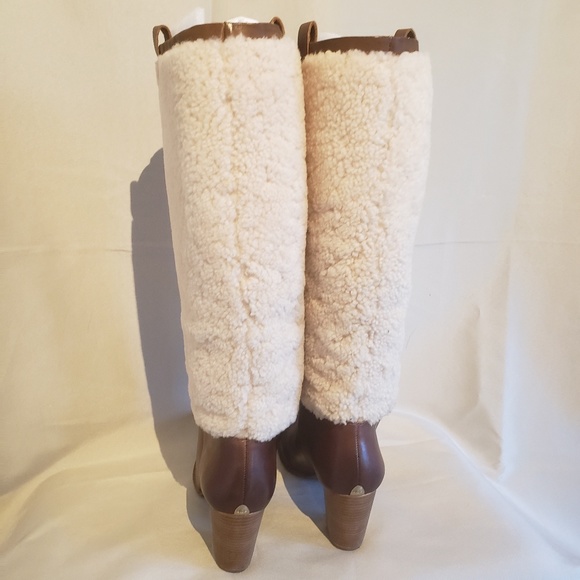 🎁🆕️UGG Australia Ava Boots & FREE Gift🎁 - Picture 5 of 7